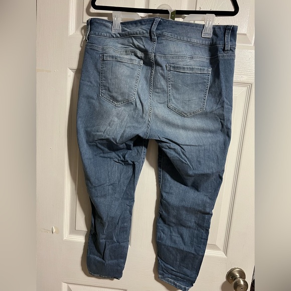 Torrid Jegging Skinny Jeans. - Picture 2 of 4